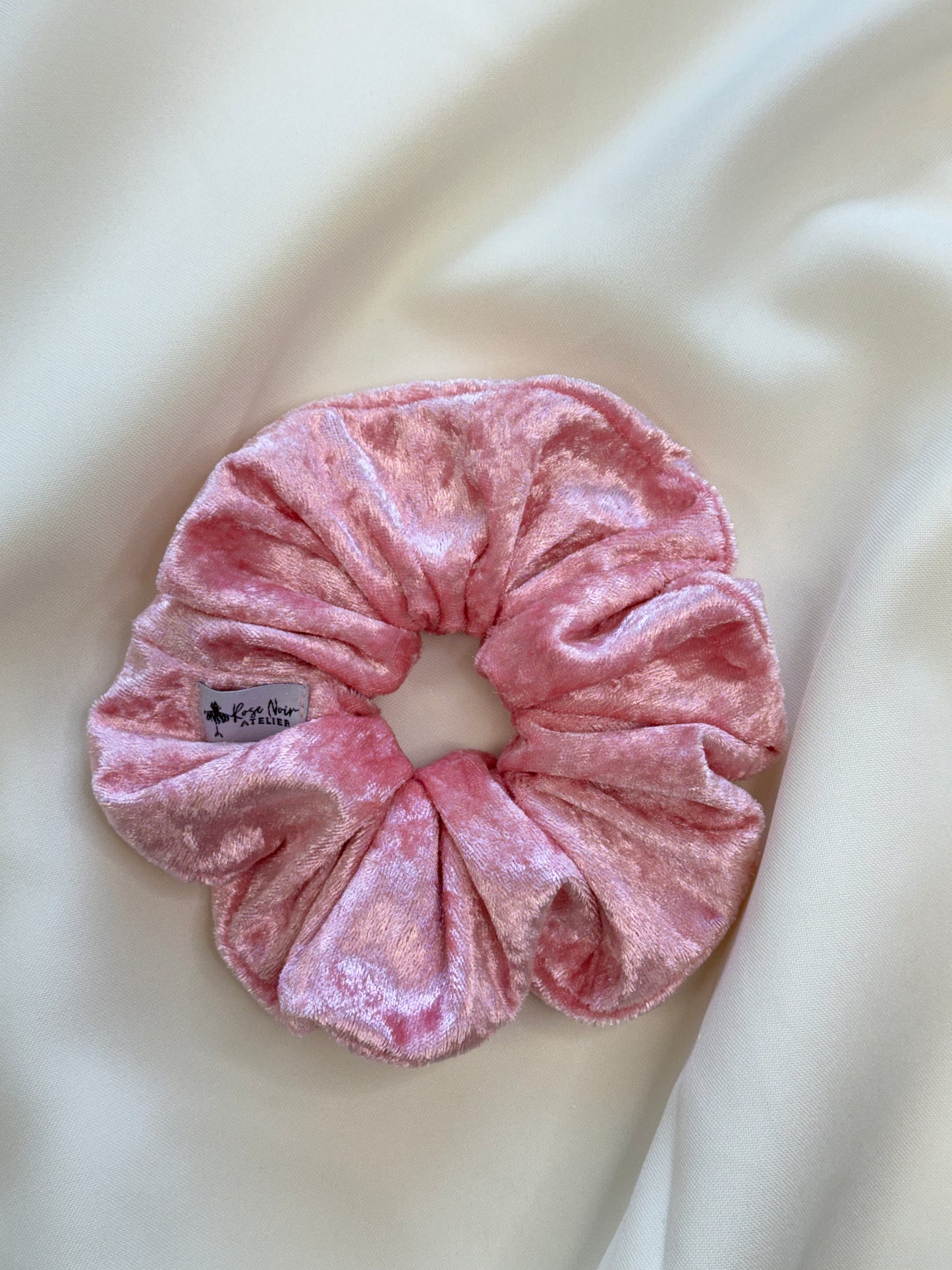 VELVET DREAMS - Scrunchie